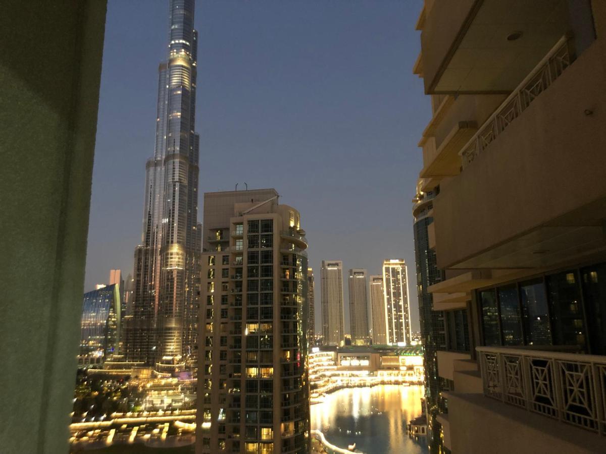 Downtown Boulevard One Bedroom Apt In 29 Blvd غرفة وصالة Burj & Fountain View Master Bedroom Plus 2 Single Beds In Living Room Dubaï Extérieur photo
