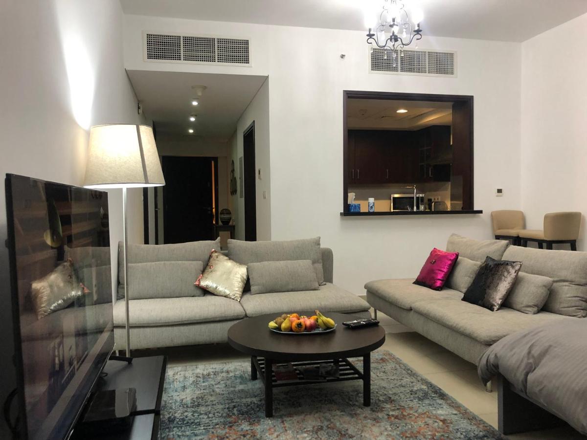 Downtown Boulevard One Bedroom Apt In 29 Blvd غرفة وصالة Burj & Fountain View Master Bedroom Plus 2 Single Beds In Living Room Dubaï Extérieur photo
